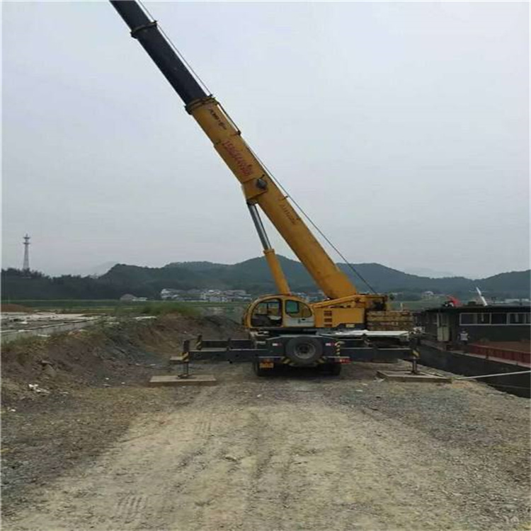 沂源重型吊车租赁费用